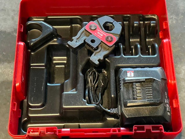 Rothenberger persbek en acculader - afbeelding 1 van  4