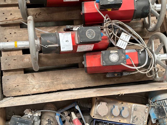 Rotork fluid systems rc260-dam pneumatische actuator (2x) - afbeelding 1 van  6