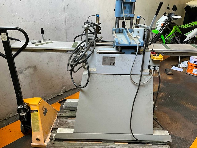 Rotox kbg 192 kopieerboormachine - 3m schuiftafel - functioneel - afbeelding 2 van  4