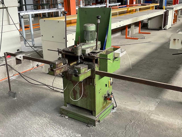 Rotox kf 156 kopieerfreesmachine - afbeelding 2 van  4