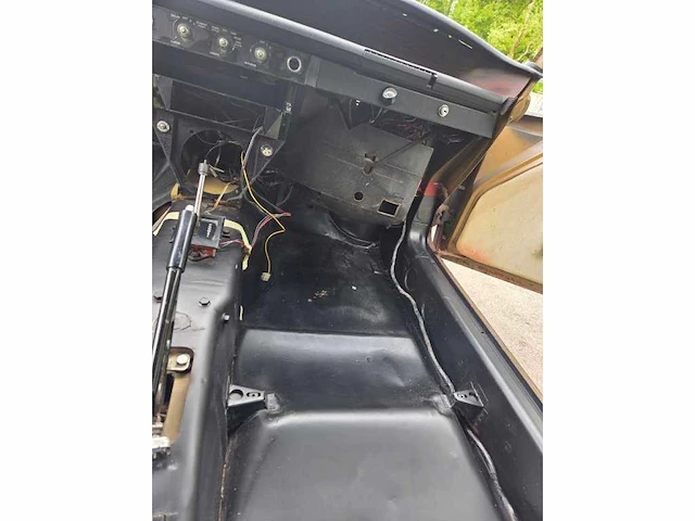 Rover 3500 v8 restauratieproject vintage auto - afbeelding 4 van  25