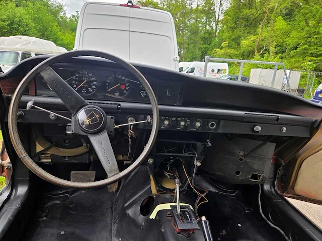 Rover 3500 v8 restauratieproject vintage auto - afbeelding 21 van  25