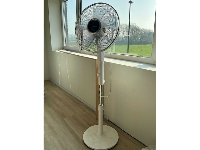 Rowenta vu5840 staande ventilator - afbeelding 2 van  2