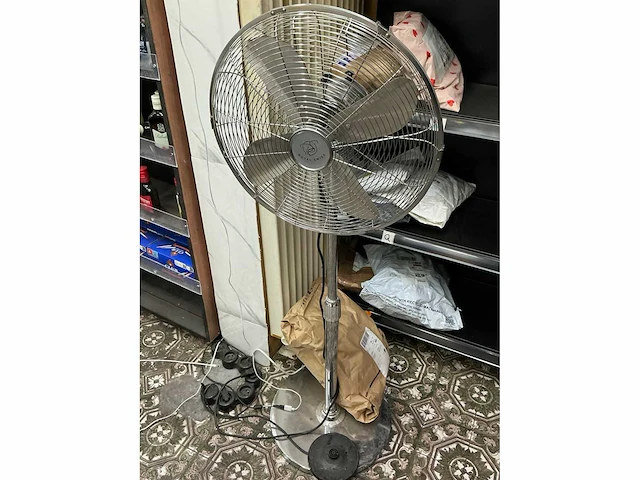 Royal swiss staande ventilator - afbeelding 1 van  1