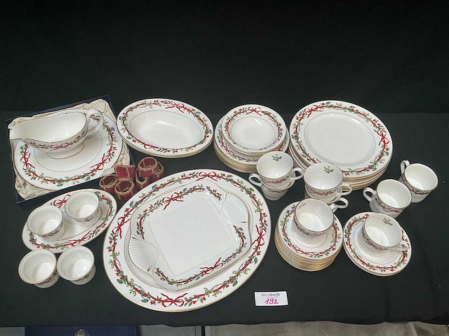Royal worcester - holly ribbons - servies (48x) - afbeelding 1 van  9