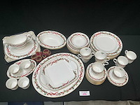 Royal worcester - holly ribbons - servies (48x) - afbeelding 1 van  9