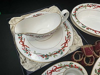 Royal worcester - holly ribbons - servies (48x) - afbeelding 2 van  9