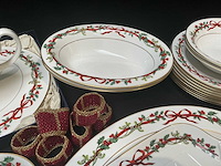 Royal worcester - holly ribbons - servies (48x) - afbeelding 4 van  9