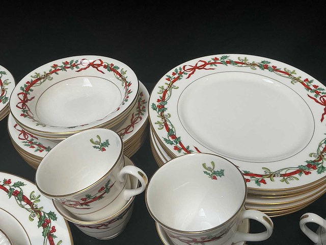 Royal worcester - holly ribbons - servies (48x) - afbeelding 5 van  9