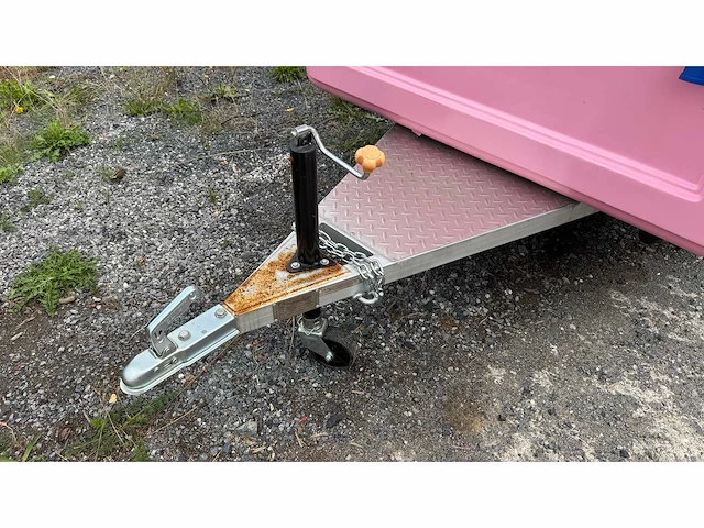 Roze food truck trailer - afbeelding 16 van  29