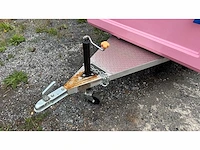 Roze food truck trailer - afbeelding 16 van  29