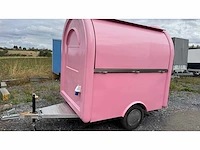 Roze food truck trailer - afbeelding 19 van  29