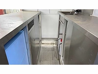 Roze food truck trailer - afbeelding 26 van  29