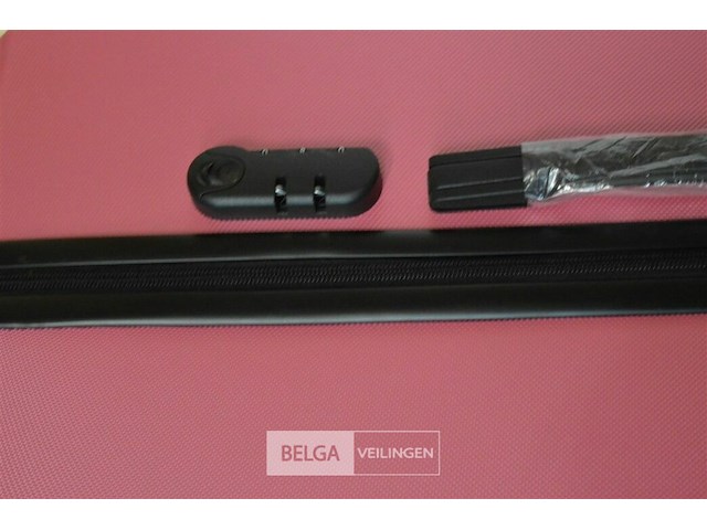 Roze reiskoffer ±74x48x30cm - afbeelding 3 van  3