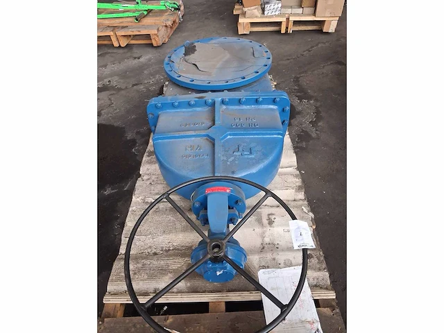 Rt valvole industriale - various process equipment and machines (2x) - afbeelding 1 van  7