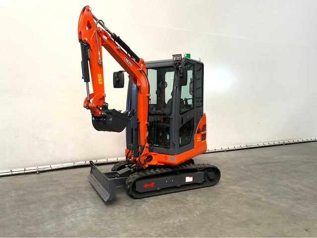Rte - 2025 - cre213 - mini excavator kubota euro 5 met cabine - afbeelding 12 van  29