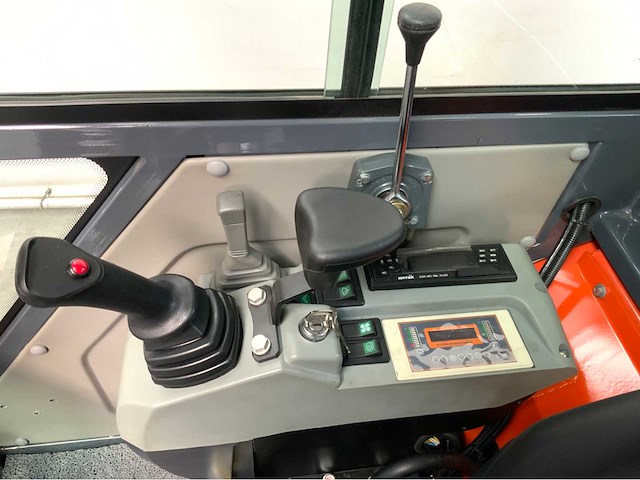 Rte - 2025 - cre213 - minigraafmachine kubota euro 5 met cabine - afbeelding 36 van  39