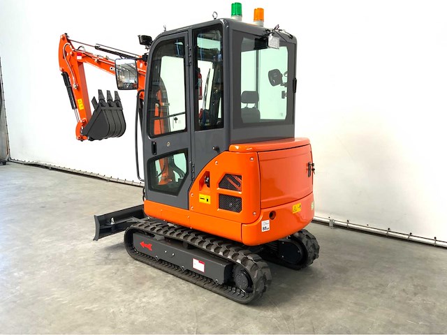 Rte - 2025 - cre213 - minigraafmachine kubota euro 5 met cabine - afbeelding 20 van  39