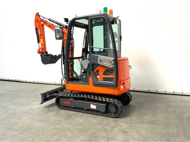 Rte - 2025 - cre213 - minigraafmachine kubota euro 5 met cabine - afbeelding 30 van  39