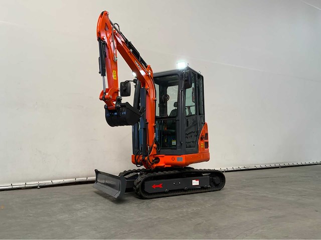Rte - 2025 - cre213 - minigraafmachine kubota euro 5 met cabine - afbeelding 8 van  34