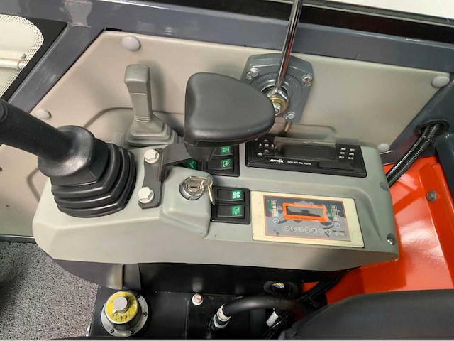Rte - 2025 - cre213 - minigraafmachine kubota euro 5 met cabine - afbeelding 22 van  34
