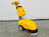 Rte - 2025 - fs30 - vloerschrobzuigmachine - afbeelding 3 van  12