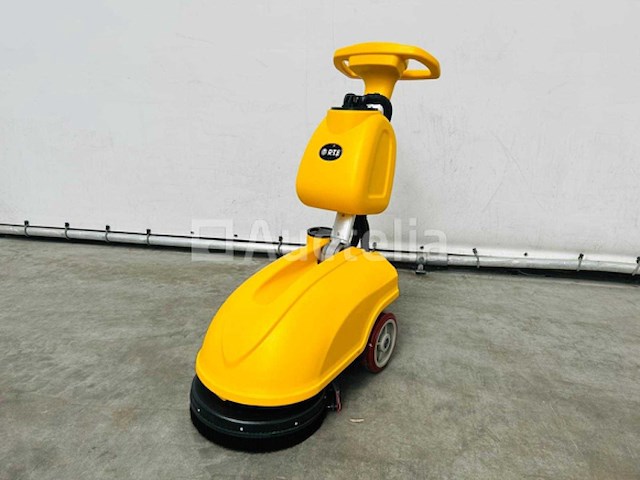 Rte - 2025 - fs30 - vloerschrobzuigmachine - afbeelding 10 van  12