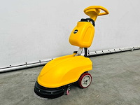 Rte - 2025 - fs30 - vloerschrobzuigmachine - afbeelding 1 van  11