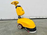 Rte - 2025 - fs30 - vloerschrobzuigmachine - afbeelding 5 van  12