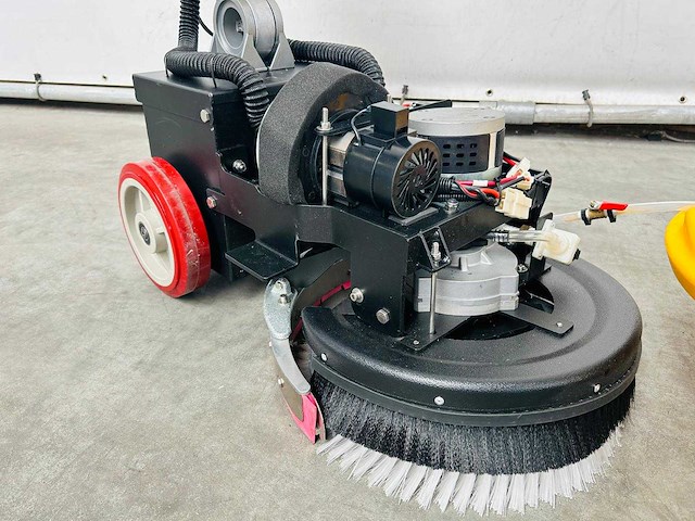 Rte - 2025 - fs30 - vloerschrobzuigmachine - afbeelding 2 van  9
