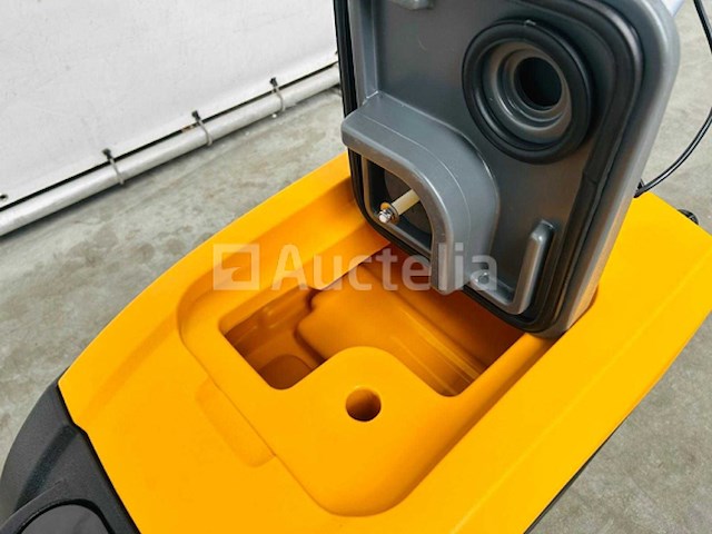 Rte - 2025 - fs40 - vloerschrobzuigmachine - afbeelding 1 van  14