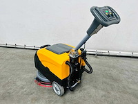 Rte - 2025 - fs40 - vloerschrobzuigmachine - afbeelding 9 van  14