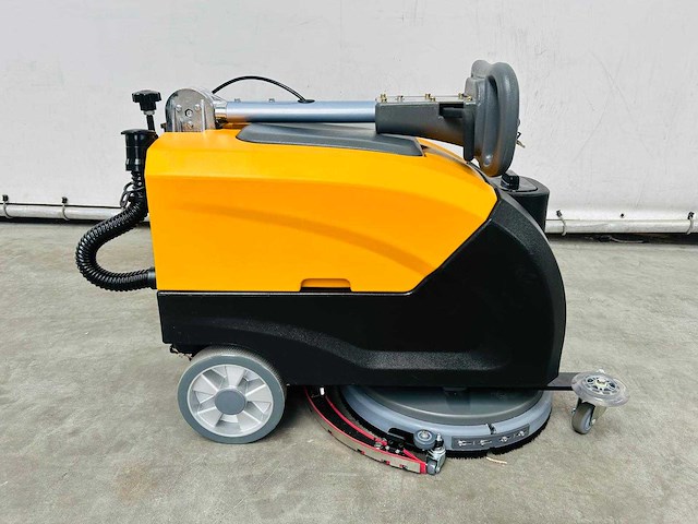 Rte - 2025 - fs40 - vloerschrobzuigmachine - afbeelding 10 van  11