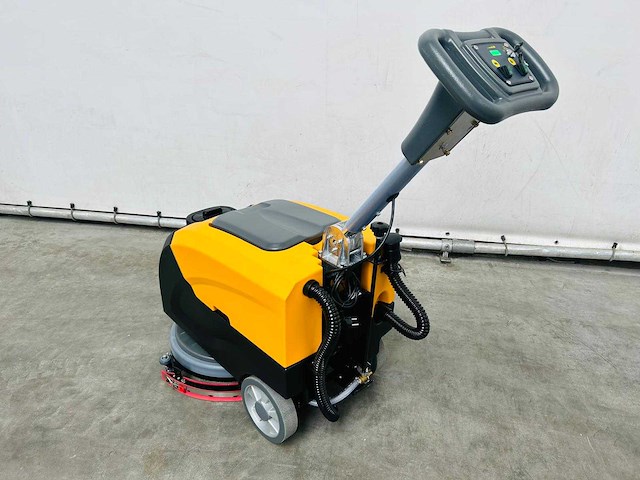 Rte - 2025 - fs40 - vloerschrobzuigmachine - afbeelding 2 van  3