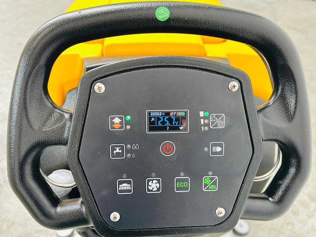 Rte - 2025 - fs50-sd - vloerschrobzuigmachine zelfrijdend - afbeelding 10 van  14