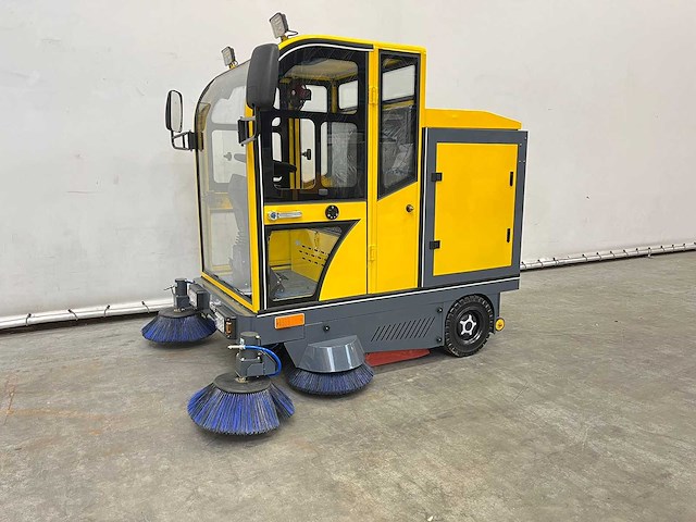 Rte - 2025 - st150 - veegmachine - afbeelding 4 van  29