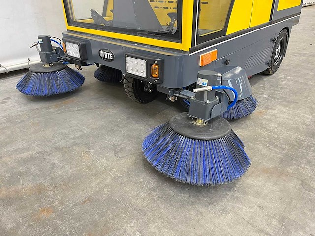 Rte - 2025 - st150 - veegmachine - afbeelding 8 van  29