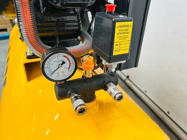 Rte - 2026 - 9598 - 300l luchtcompressor - afbeelding 1 van  8