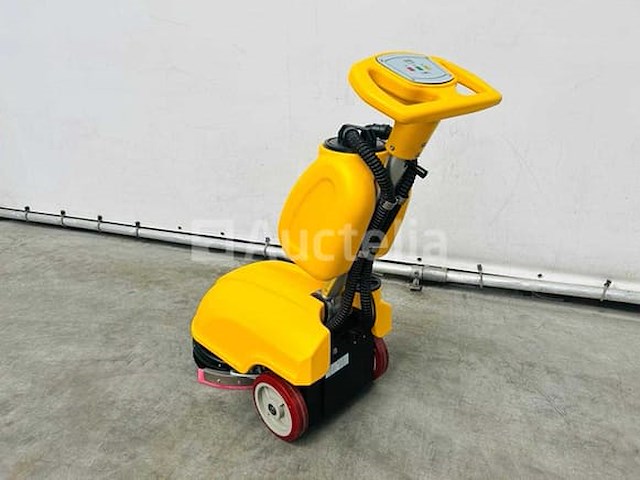 Rte - 2026 - fs30 - vloerschrobzuigmachine - afbeelding 9 van  10