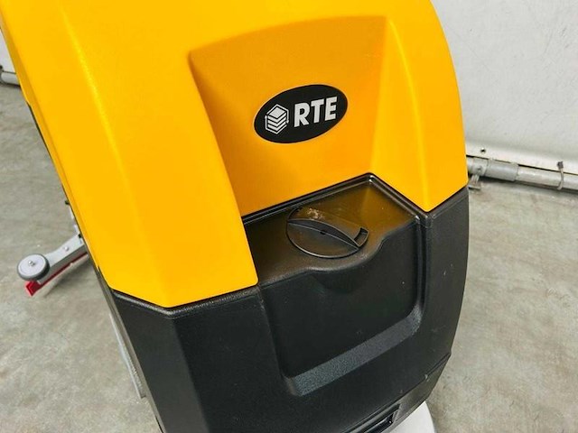 Rte - 2026 - fs50 - vloerschrobzuigmachine - afbeelding 4 van  15