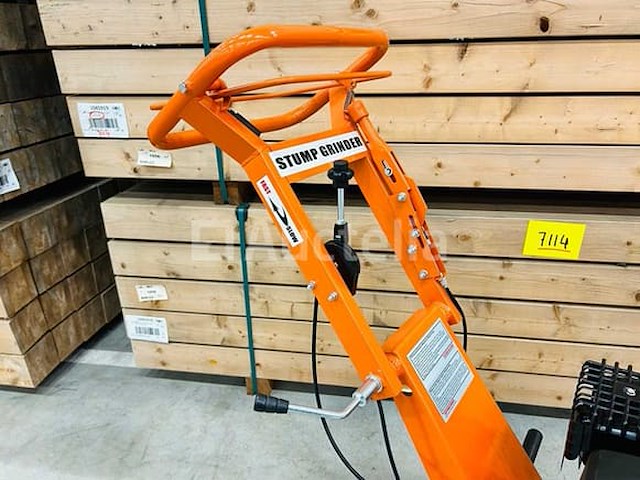 Rte - 6777 - stump grinder / stobbenfrees benzine - afbeelding 7 van  7