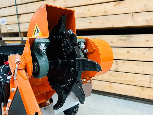 Rte - 6777 - stump grinder / stobbenfrees benzine - afbeelding 5 van  7