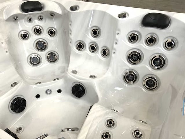 Rte jacuzzi london with nordic insulation - afbeelding 4 van  18