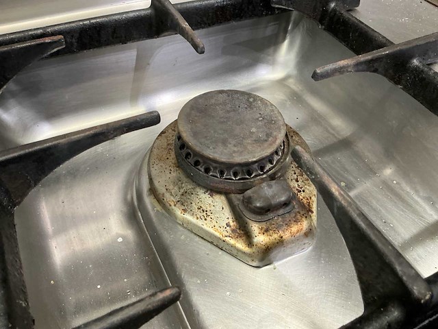 Rubbens gasfornuis met 4 bekkens en 2 kookplaten - afbeelding 2 van  12