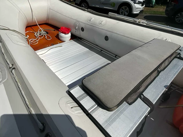 Rubberboot (rib) suzumar met trailer en buitenboordmotor inclusief toebehoren - afbeelding 9 van  42