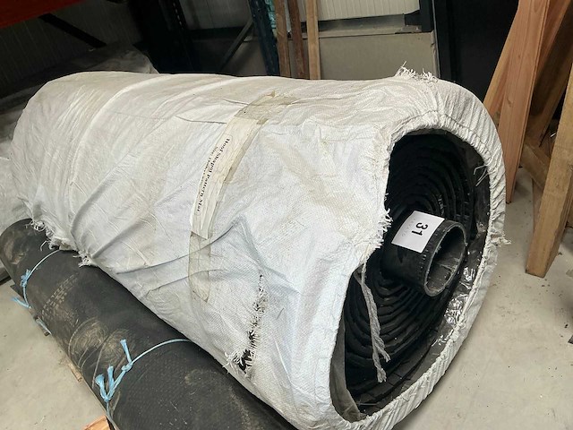 Rubberen mat op rol (36,6 m²) - afbeelding 7 van  7