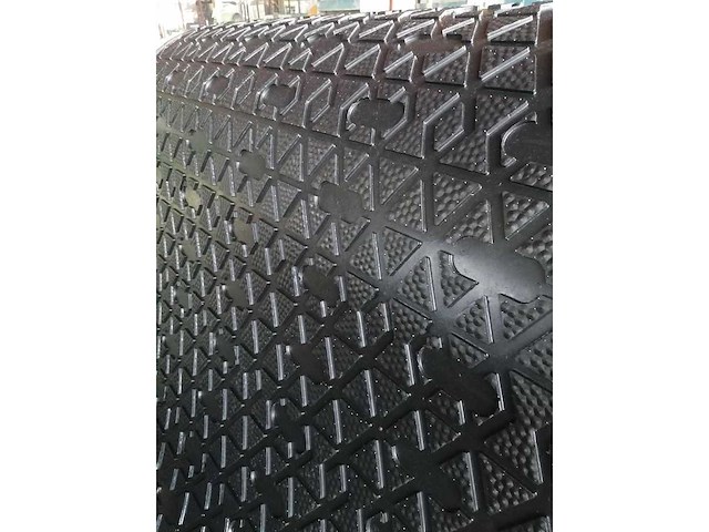 Rubberen mat op rol (36,6 m²) - afbeelding 1 van  5
