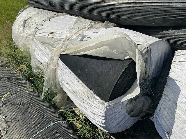 Rubberen mat op rol (70 m2) - afbeelding 3 van  4