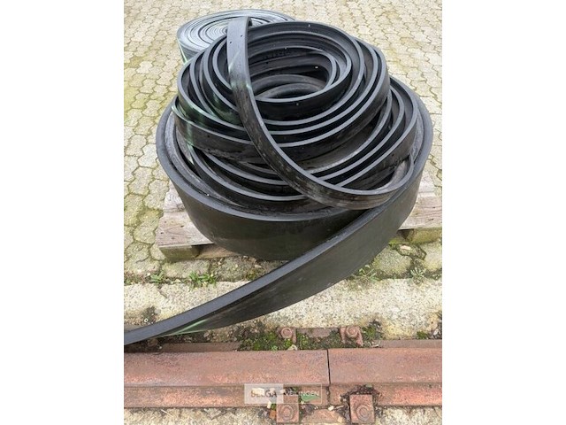 Rubberen profielen l ±400 cm - afbeelding 1 van  3