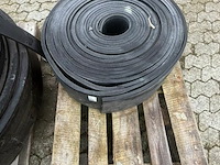 Rubberen profielen l ±500 cm - afbeelding 1 van  3